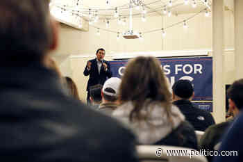 What I learned watching Andrew Yang barnstorm rural Iowa