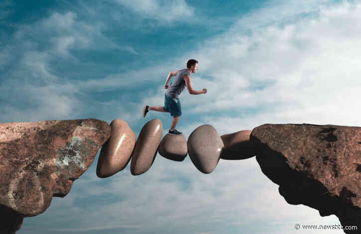 Bitcoin Defies Gravity: Failed Head And Shoulders Could Trigger Massive Rally