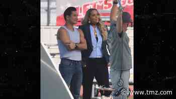 Mario Lopez and Elizabeth Berkley in Character For 'Saved By The Bell'