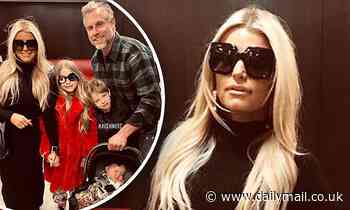 Jessica Simpson heads out on tour with her entire family