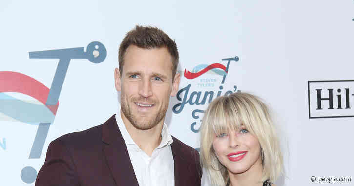 Derek Hough Says Brooks Laich Is ‘Taking Good Care of’ Julianne Hough While She's Sick