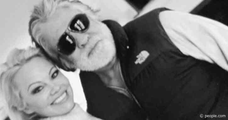 Inside Pamela Anderson's 12-Day Marriage: She's 'Romantic' But 'Also Very Independent' (Source)
