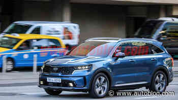 2021 Kia Sorento caught completely undisguised at a commercial shoot