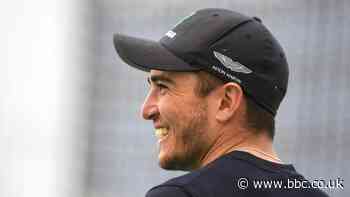 Kiran Carlson: Glamorgan extend batsman's contract
