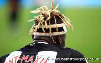 Saint-Maximin takes Newcastle into fifth round and sees off battling Oxford