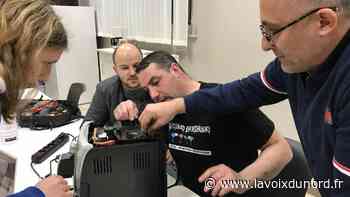 Le Repair café d'Arras s'est délocalisé à Farbus - La Voix du Nord