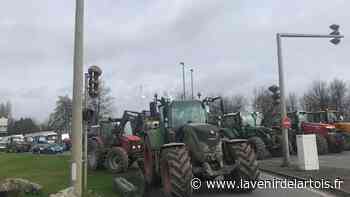 Une quinzaine de tracteurs bloque l'entrée nord d'Arras (vidéo) - L'Avenir de l'Artois
