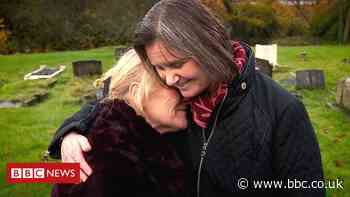 Stillbirth: The woman who found my baby's grave