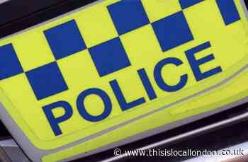 Two men suspected of Class A drug dealing in Loughton arrested