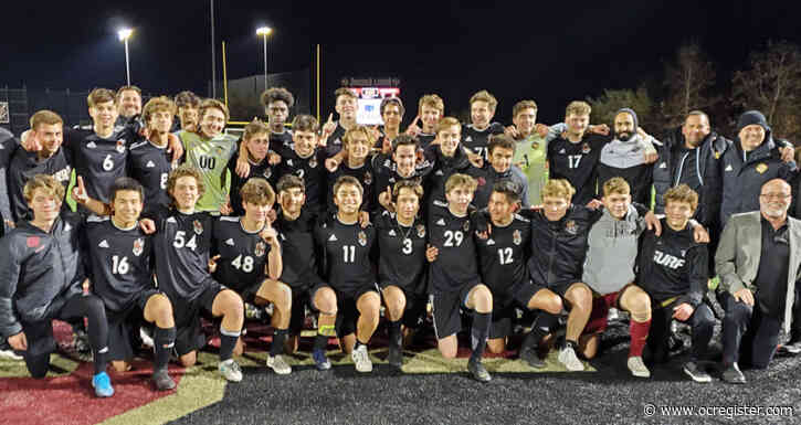 JSerra boys soccer routs Mater Dei to grab share of Trinity League title