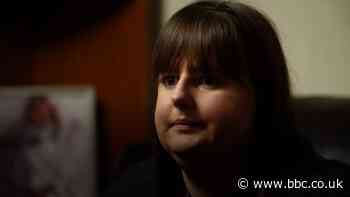 Mental health: Mothers in Wales 'suffering' without unit - BBC South East Wales