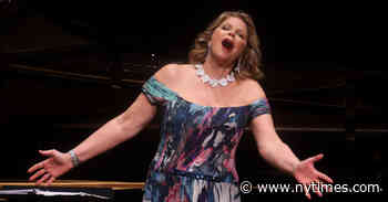 Review: From a Veteran Singer to a Newcomer, a Note of Welcome