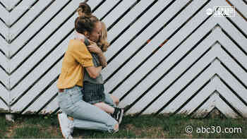 Mommy bloggers - how do they do it? The secret behind the perfect house, photos and posts