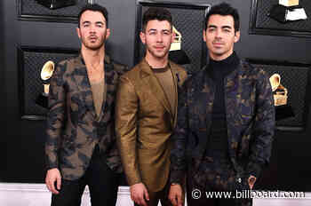 Jonas Brothers Tease New Music, Plus How Joe & Kevin Totally Missed the Spinach in Nick's Teeth at Grammys