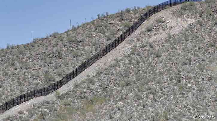 Arizona lawmakers revive private border wall bill