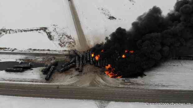 Slowdown ordered after second train carrying oil derails near Sask. town