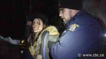 6 arrested at Wet'suwet'en anti-pipeline camp