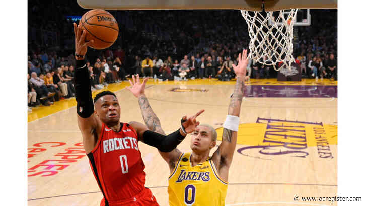 Small-ball Rockets outplay Lakers down the stretch