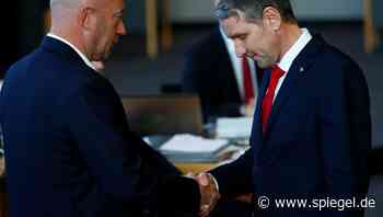 Politisches Desaster: Thüringens Wirtschaft warnt vor langfristigem Schaden - DER SPIEGEL