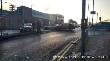 Crash at Bradshawgate junction causes delays for drivers - The Bolton News