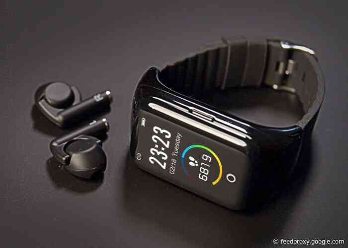 Wristbuds – smartwatch and earbuds combined