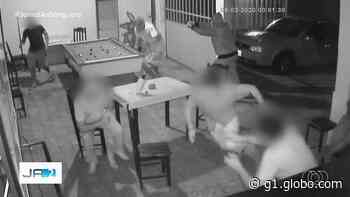 Homem é morto a tiros enquanto jogava sinuca em bar de Anicuns; vídeo - G1