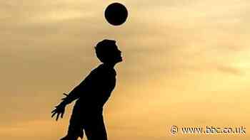 FA coaching guidelines will restrict heading by under-18s in training - BBC News