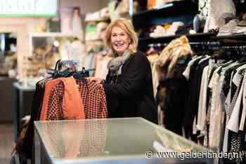 Mar is bijna 75, maar stoppen met haar modehuis in Arnhem? 'Ik peins er niet over'