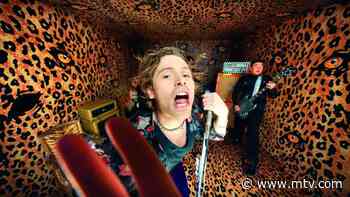 5 Seconds Of Summer Crash Cars And Perform In A Leopard’s Stomach In ‘No Shame’