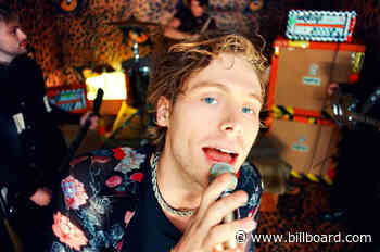 5 Seconds of Summer Feel 'No Shame' in Trippy New Video