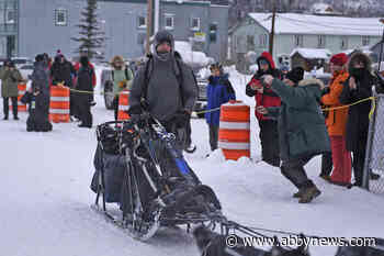 Yukon Quest dog team arrives at Dawson City checkpoint without musher