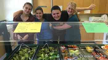 Public schools across Canada now eligible for grant to develop healthy lunch programs