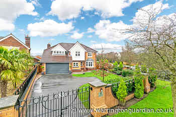 Fully refurbished five-bedroom house with orangery is up for sale