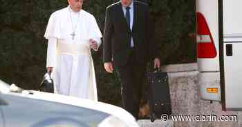 Escándalo en el Vaticano: echan al "ángel guardián" del papa Francisco - Clarín