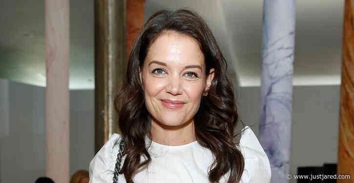 Katie Holmes Flashes Her Midriff at Ulla Johnson Fashion Show