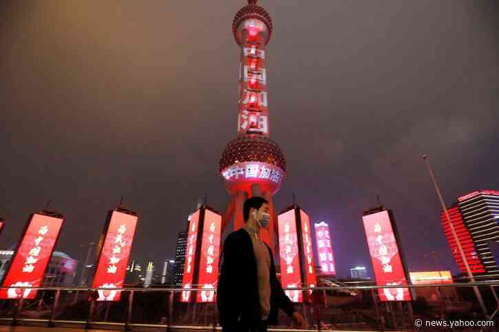 Coronavirus deaths top 800, surpassing SARS, as China heads back to work