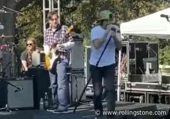 See John Frusciante Perform With Red Hot Chili Peppers Members for First Time Since Reunion