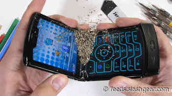 Motorola Razr torture test includes pocket sand and razors