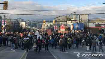 Protesters block ports, streets and rails in support of Wet'suwet'en in B.C.