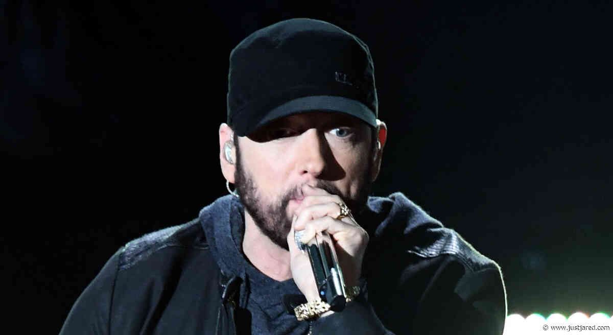 Eminem Makes Surprise Appearance at Oscars 2020 to Perform 'Lose Yourself' - Watch Now!
