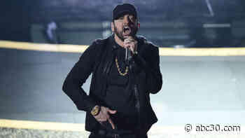 Eminem surprises Oscars 2020 with 'Lose Yourself' performance