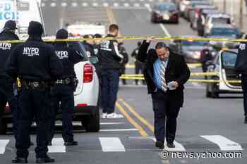 2 New York officers shot in 'assassination attempts;' Trump rips Mayor Bill de Blasio