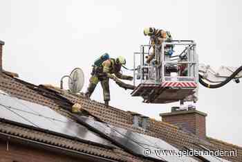 Storm blaast installatie met 15 zonnepanelen van dak in Nijmegen