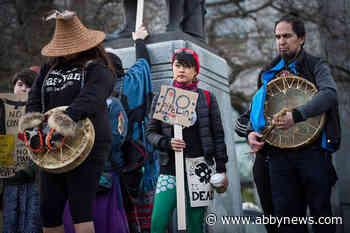 UPDATE: 33 pipeline protesters arrested while blocking Vancouver ports