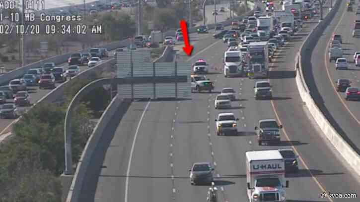 Crash restricts WB I-10 near Congress