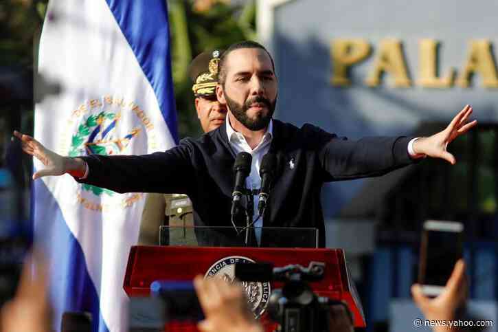 Backed by soldiers, El Salvador's president briefly occupies Congress