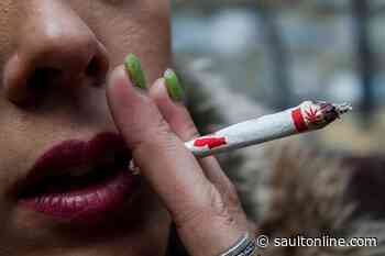 Ontario considers cannabis lounges, cafes as part of future open market