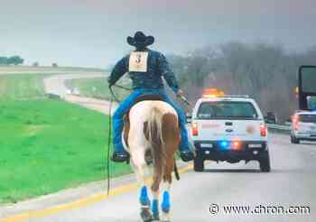 Harris County officers ride to Austin to deliver Houston Rodeo invitations to state officials