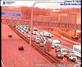 M62 eastbound closed after crash near to junction 10