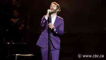 Priest astonishes Josh Groban, audience with impromptu performance at Caesars Windsor